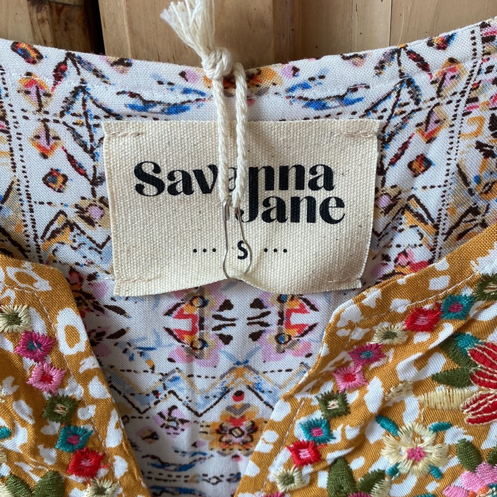 NWT Savanna Jane Flutter Sleeve Embroidered Blouse - Small - Picture 2 of 8